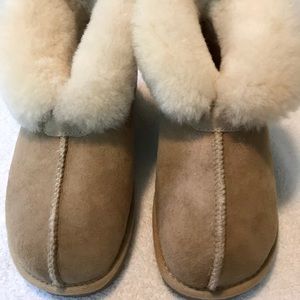 Brand New Amazingly Comfortable Ugg-style Boots by ANYTHING BUT MONDAY - box 54